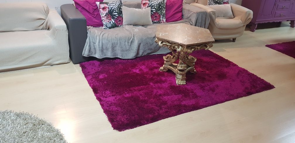 Conjunto de 2 tapetes roxos, 100€