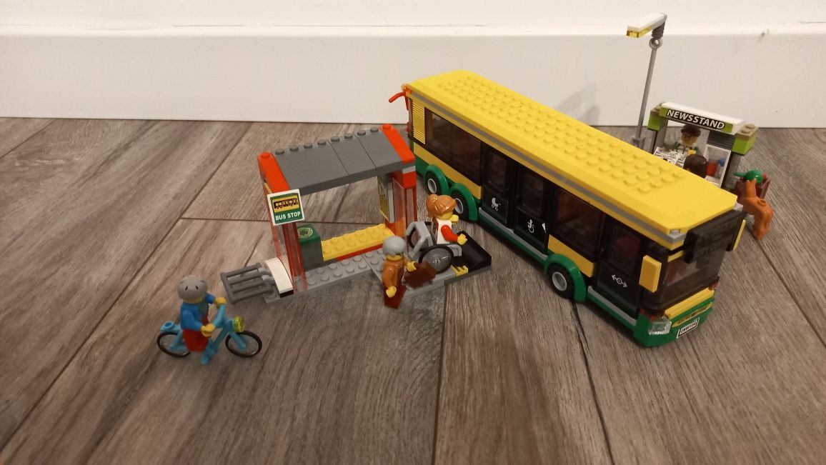 Lego autobus, przystanek autobusowy 60154