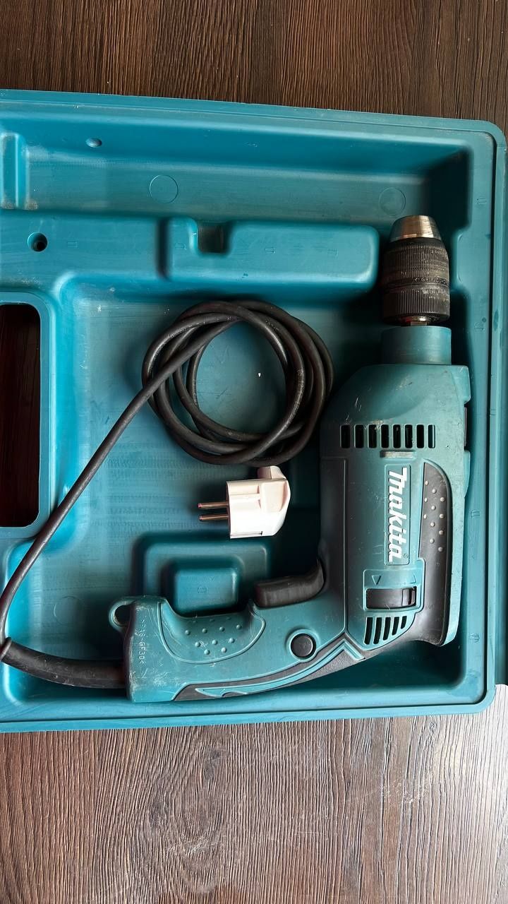 Ударная дрель makita hp1641