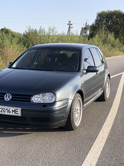 Продам власний автомобіль golf 4 хечбек