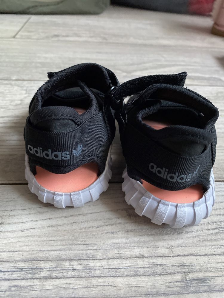 Sandałki Adidas roz. 22