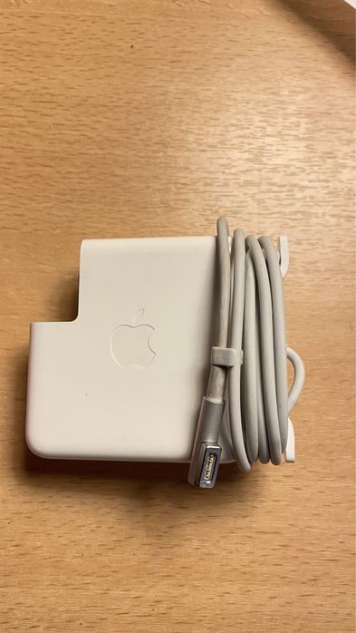 Fontes de alimentação originais Apple para MacBooks e Mac mini