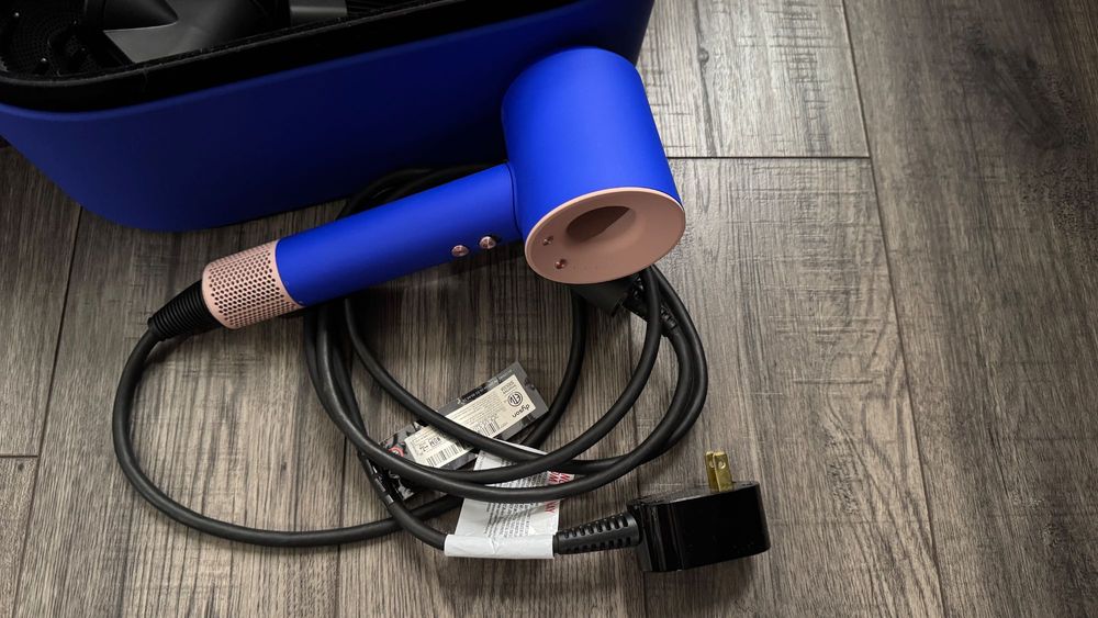 Фен Dyson Supersonic HD07 (оригінал, США версія 120V)  Повний комплект