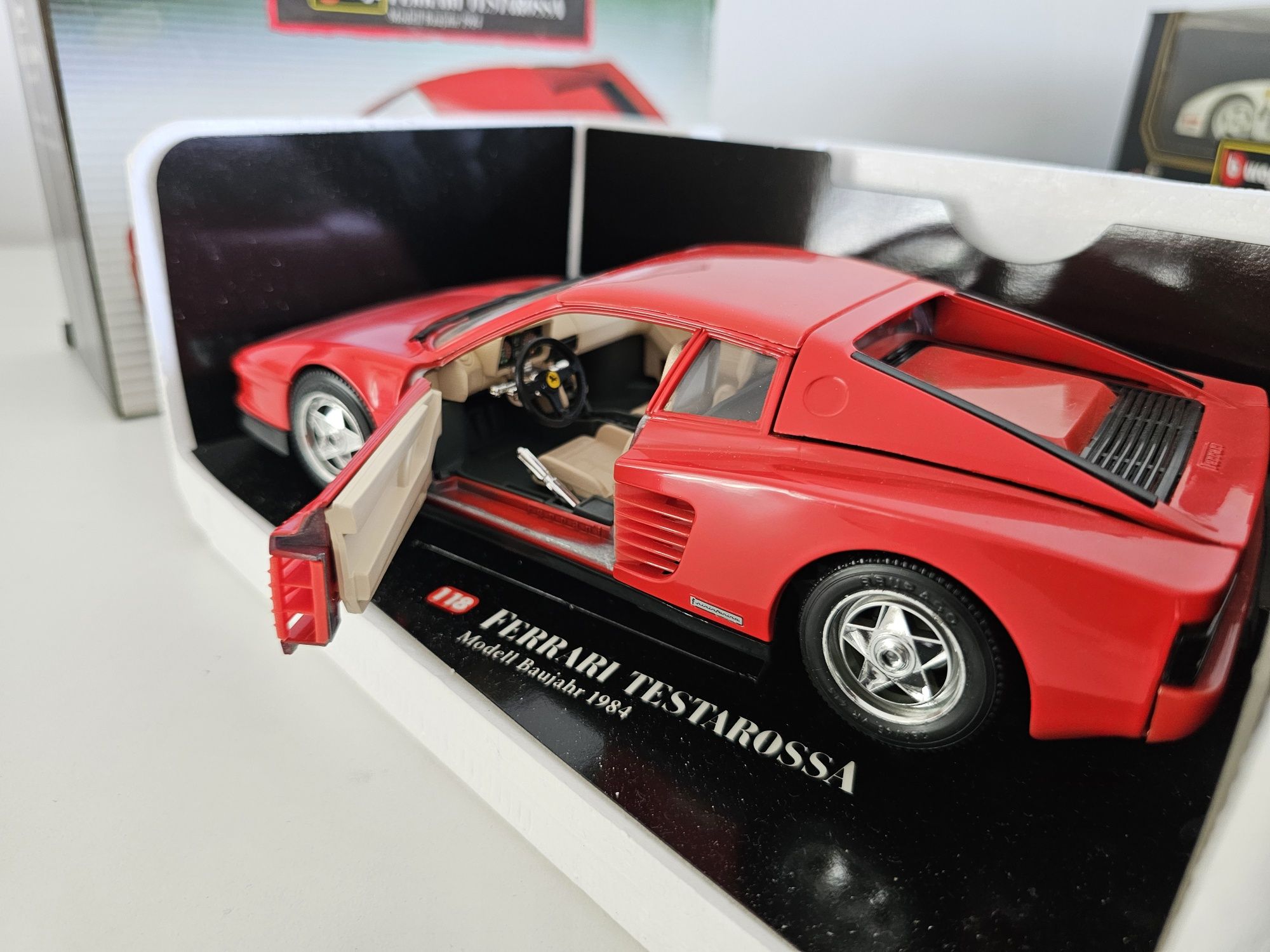 Ferrari testarossa bburago w skali 1/18 nowy