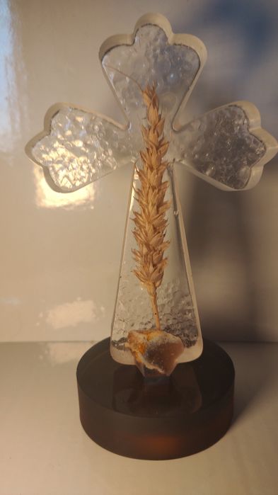 Унікальний декоративний хрест із  смоли з натуральним пшеничним колос