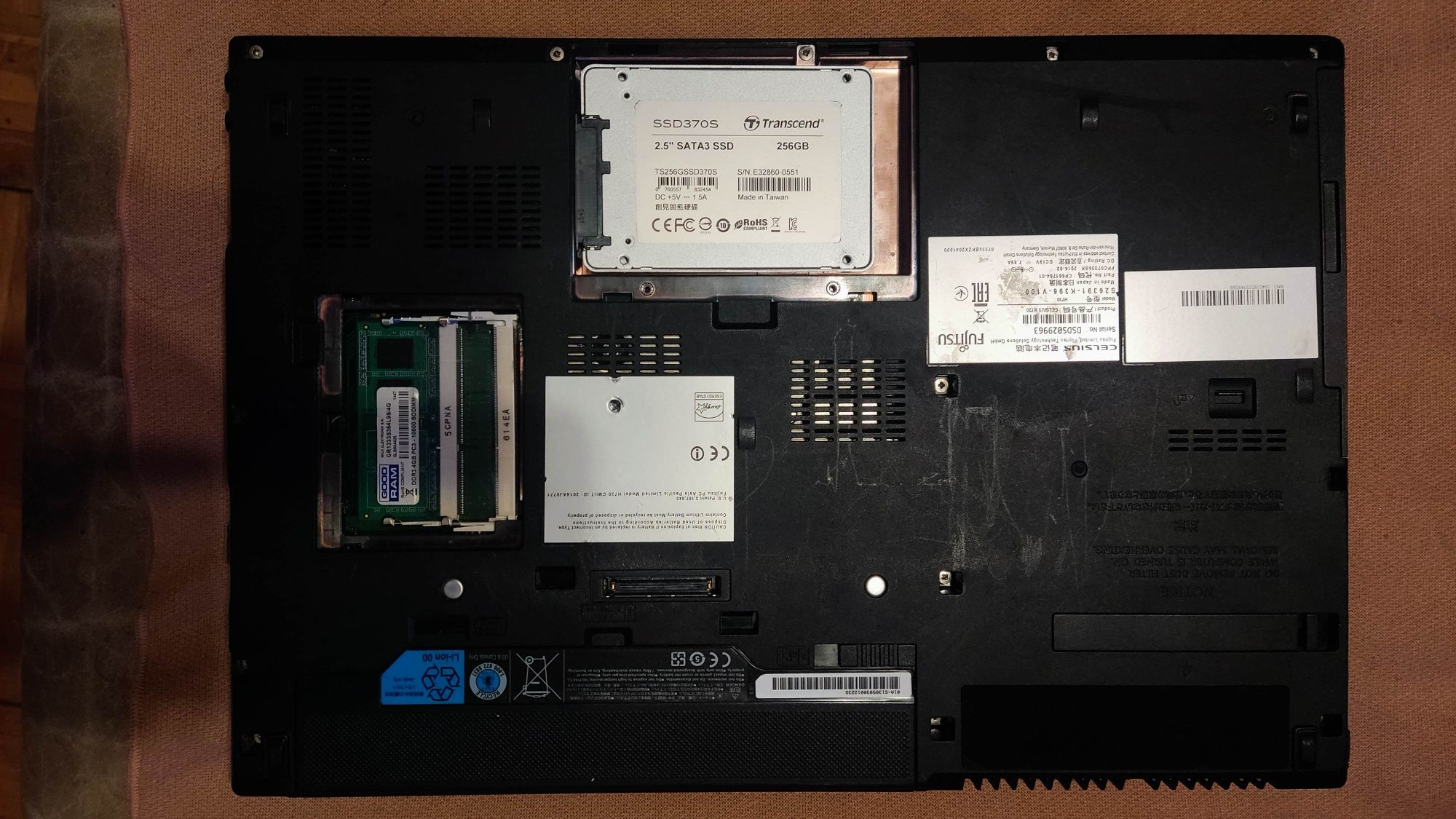 Wydajny laptop Fujitsu H730 CELSIUS