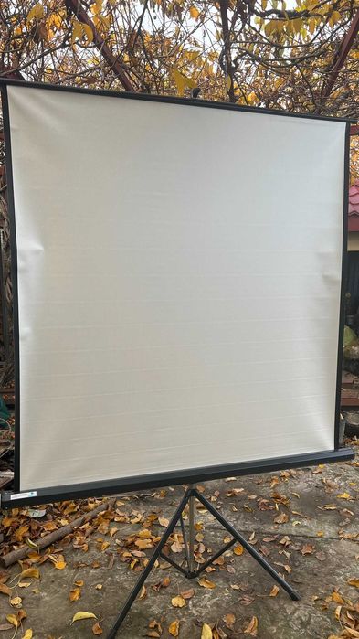 Ekran projekcyjny PROJECTA