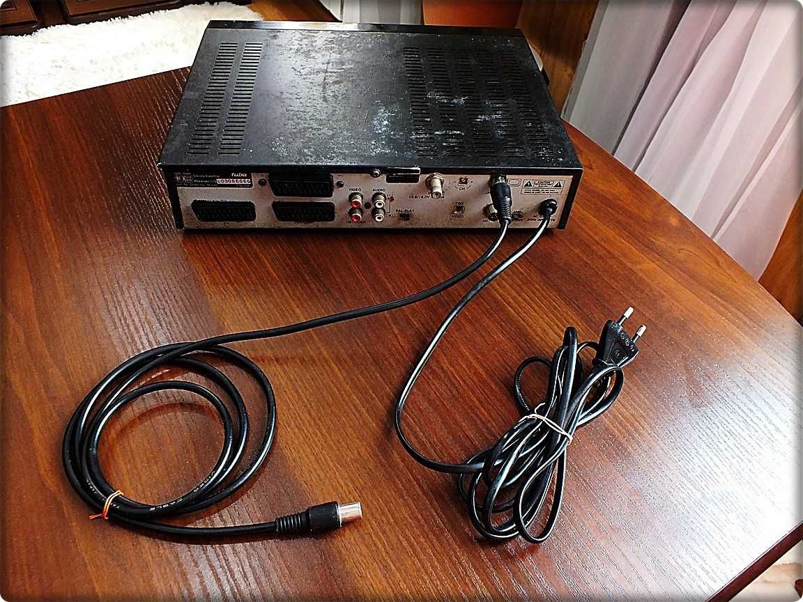 Dekoder - analogowy odbiornik satelitarny stereo FUBA ODE 540