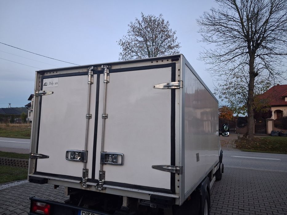 Zabudowa sciany 9 cm poly an izoterma chłodnia paka iveco daily