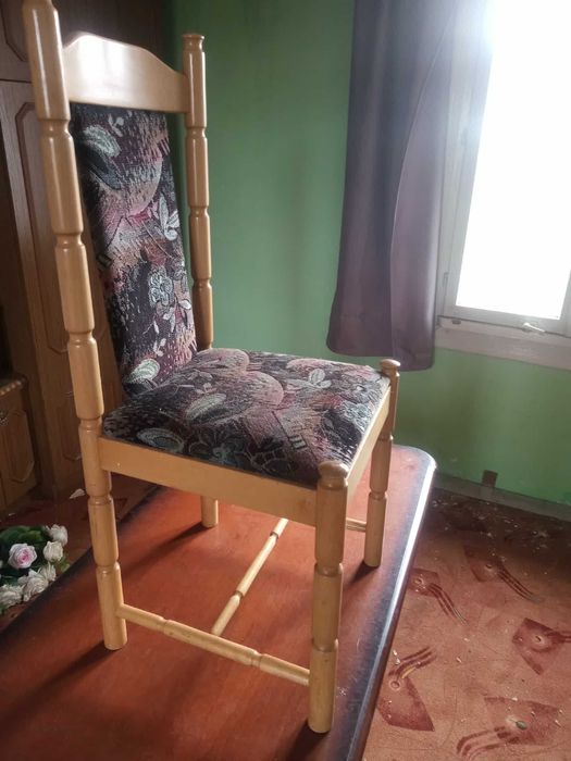 Krzesła tapicerowane
