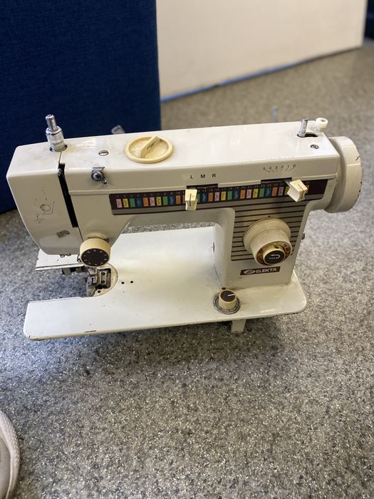 Продам швейну машинку без торгу