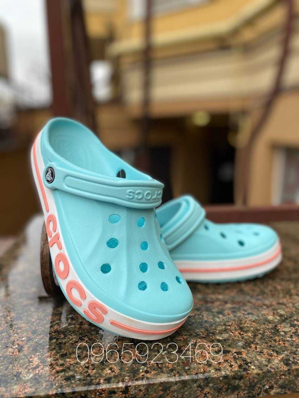 Зручні  Жіночі тапочки крокс Crocs  Bayaband Ice Blue/Melon 36-40