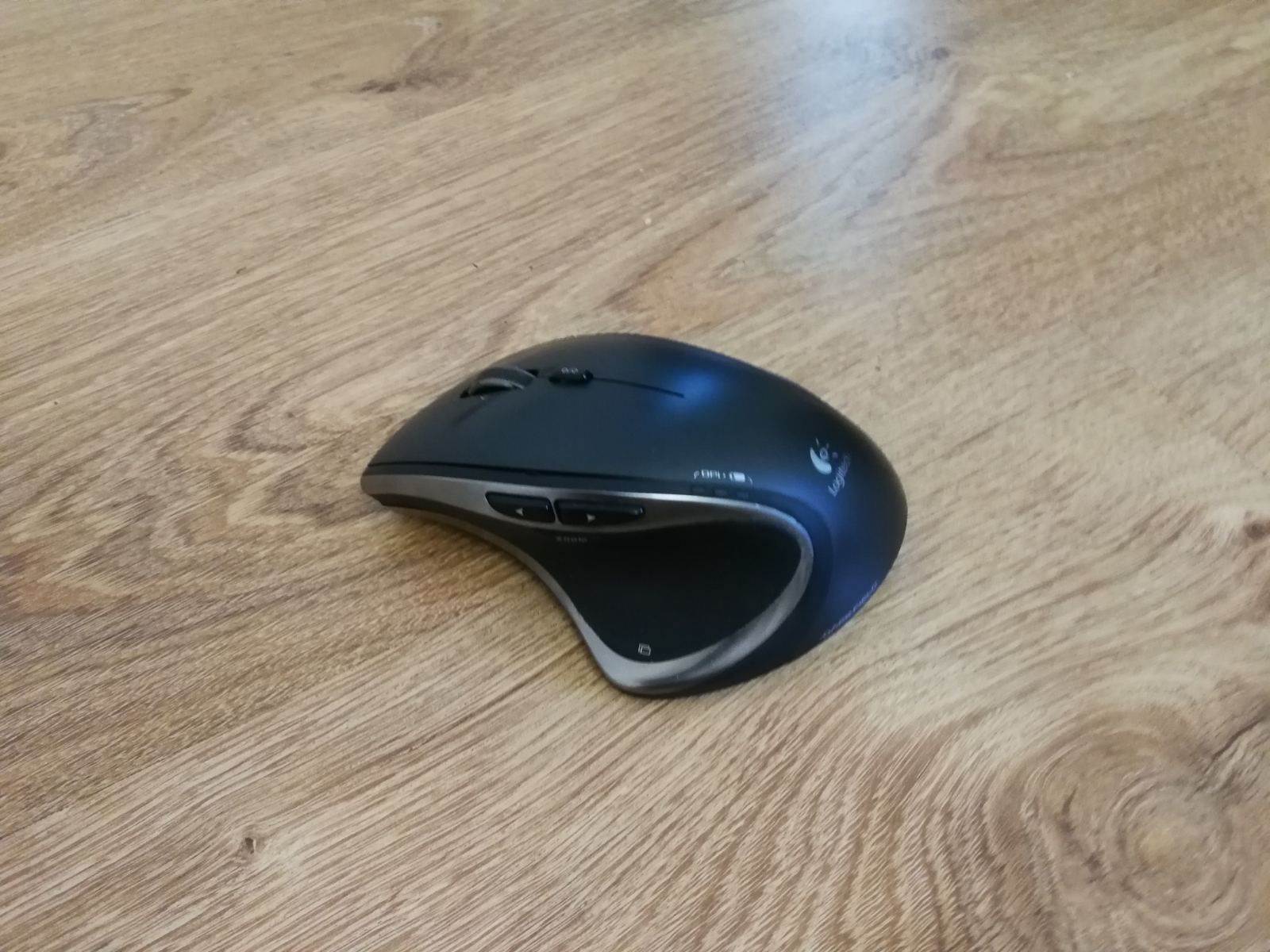 Logitech Performance безпровідна мишка