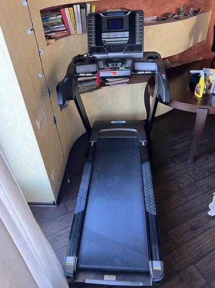 Бігова доріжка Fitlogic T18c