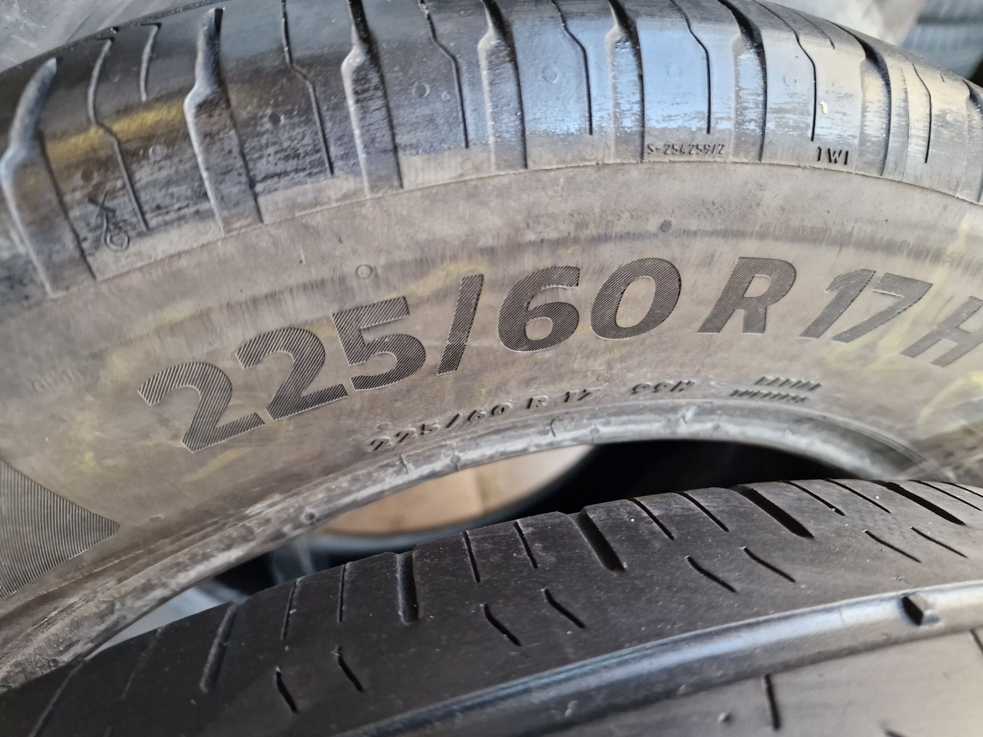 Летняя резина 225/60 R17 Continental Eco Contact