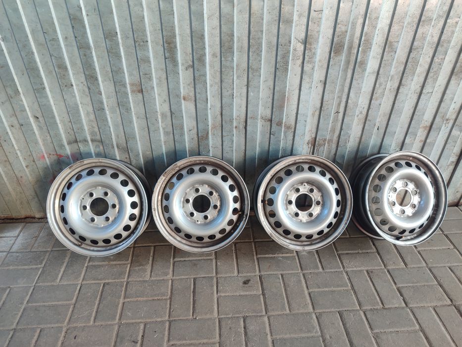 Диски металеві r16 mercedes sprinter 6.130 et51 dia 84.1