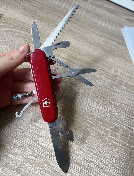 Ніж Victorinox Huntsman