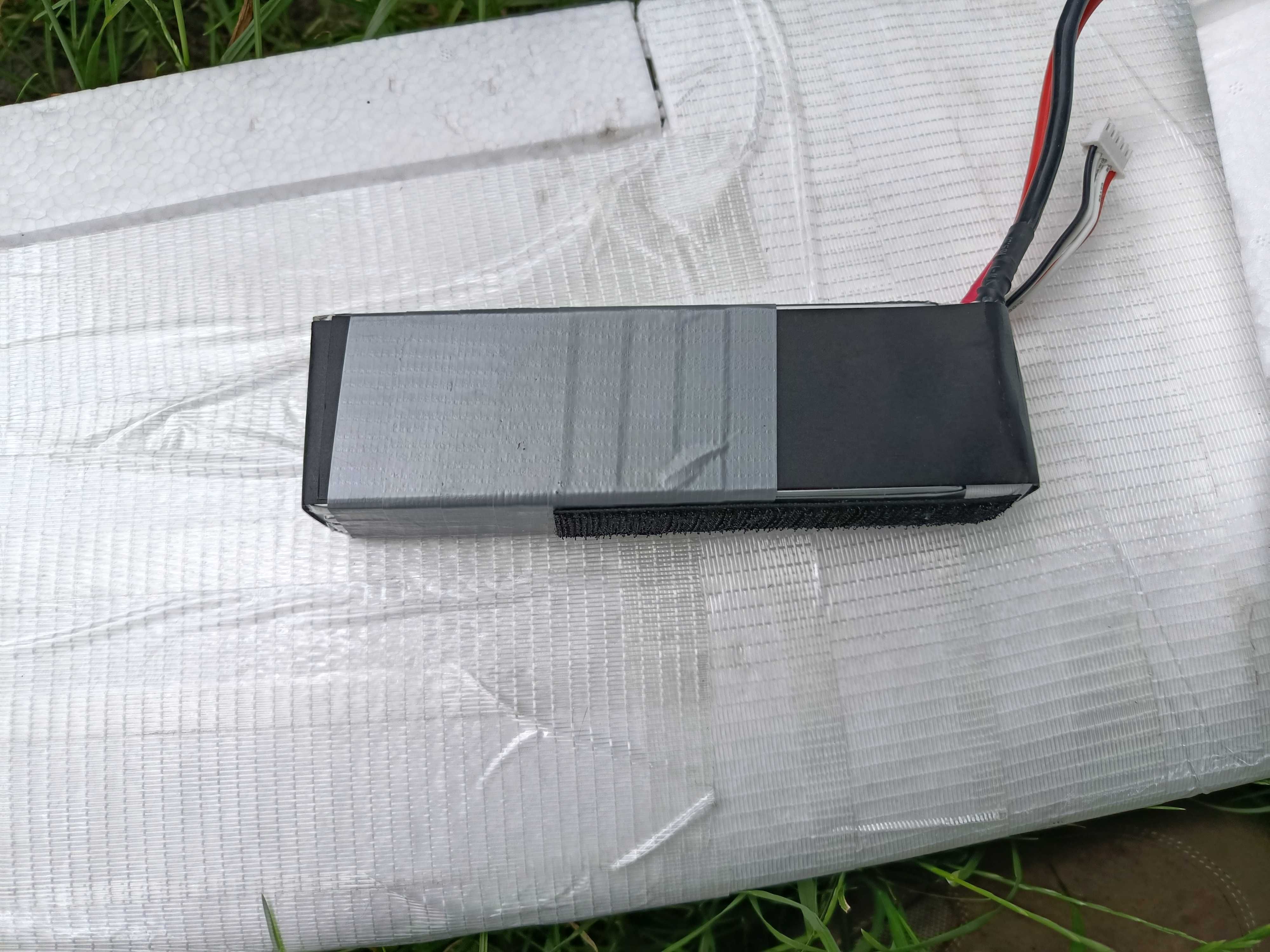 Літак mini talon 1300mm на хороших деталях.