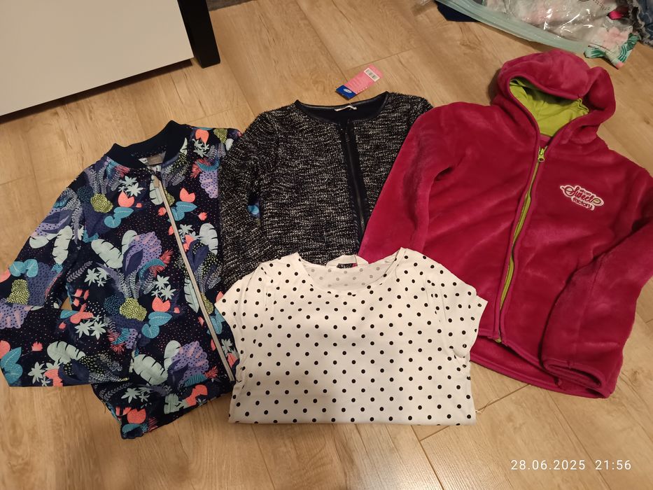 3 bluzy na suwak 122/128 dla dziewczynki