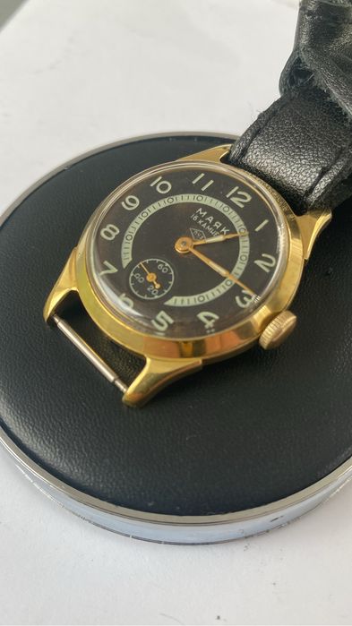 Годинник Маяк продам .