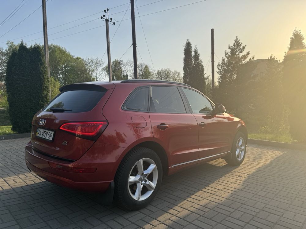 Продам офіційну цілу AUDI Q5 2.0 TDI