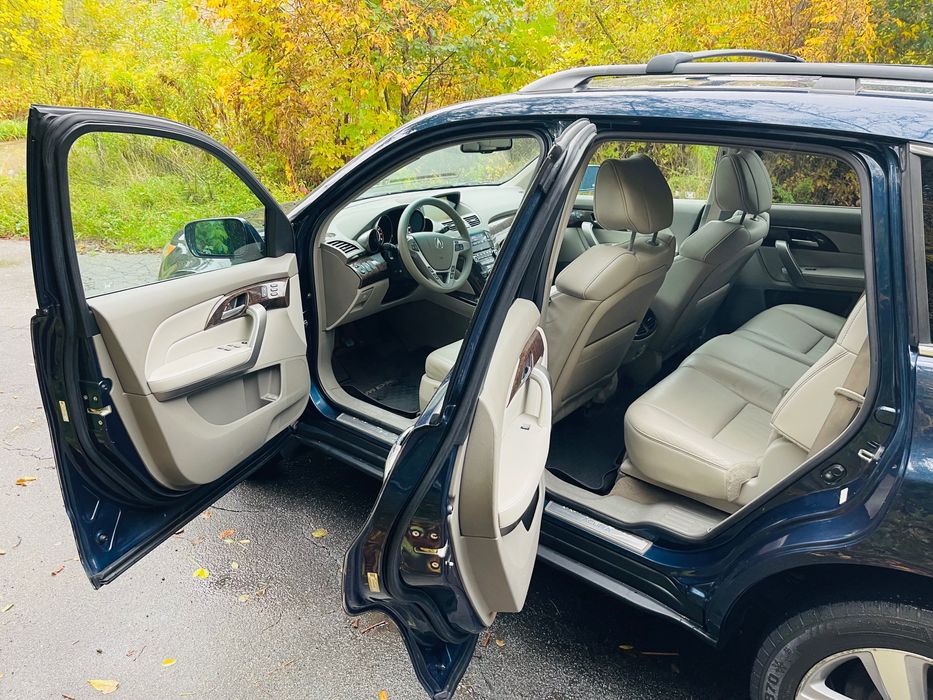 Acura MDX семь мест полная комплектация