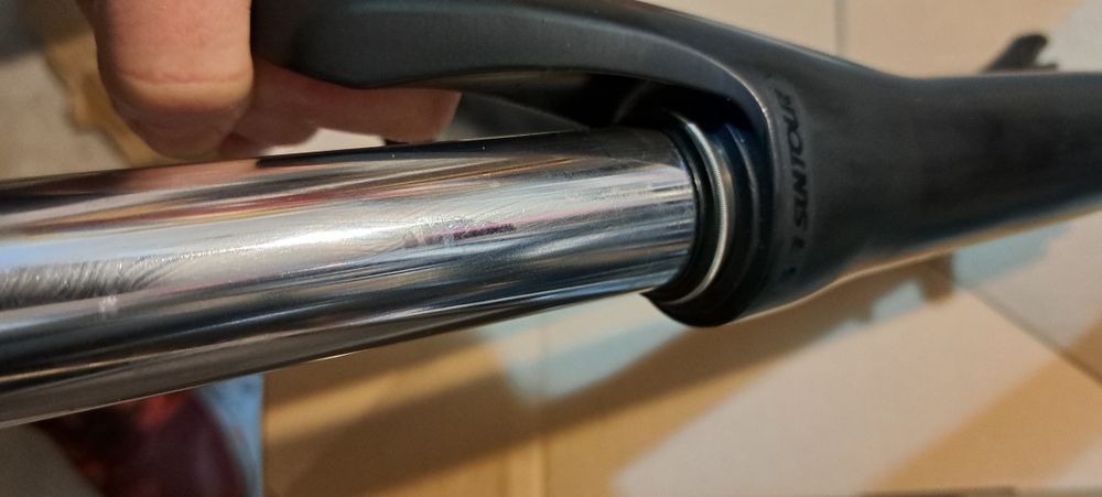 Amortyzator Suntour NVX pod koło 29 cali, używany