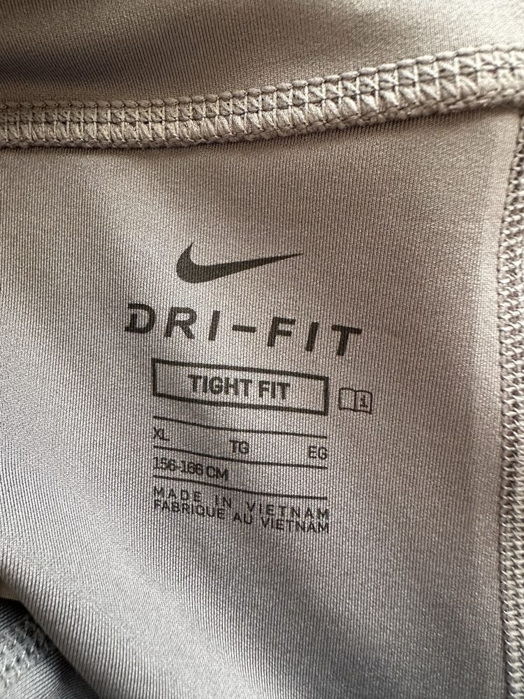 Sportowe leginsy z Nike
