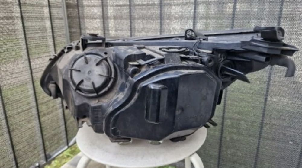 Lampa BMW E60 prawy przód xenon