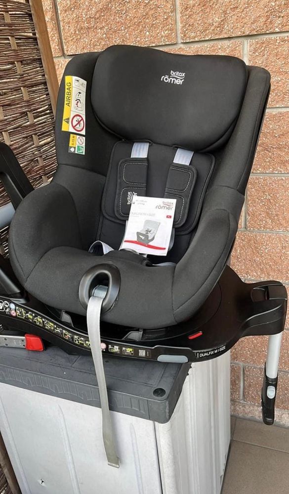 Fotelik obrotowy britax romer dualfix m i-size