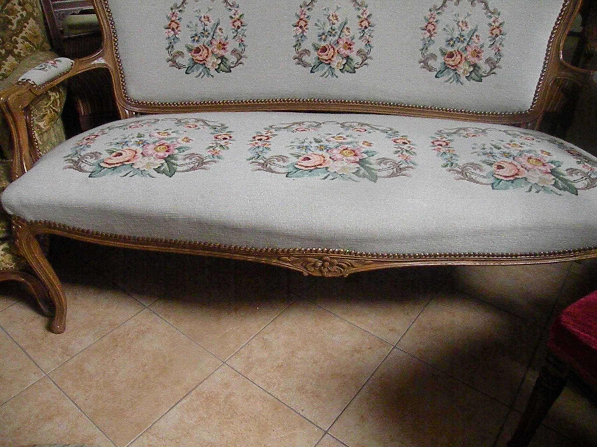 Sofa w Stylu Ludwika Gobelin
