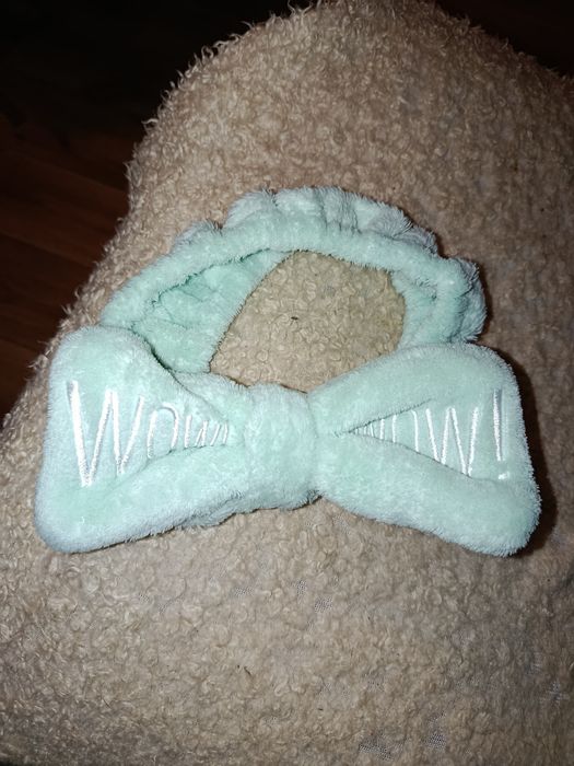 Opaska do włosów do pielęgnacji.