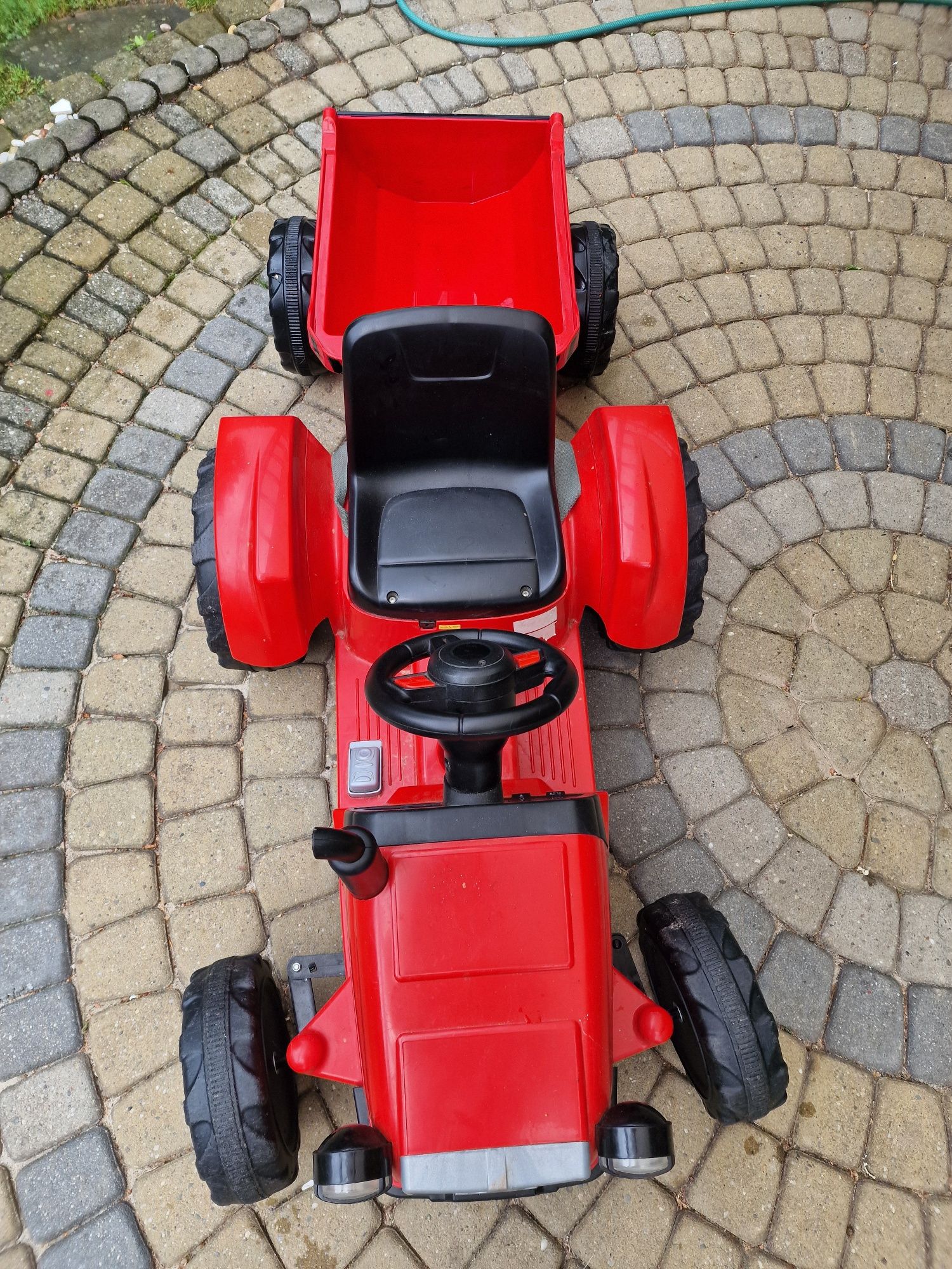 Traktor z przyczepką na akumulator dla dziecka