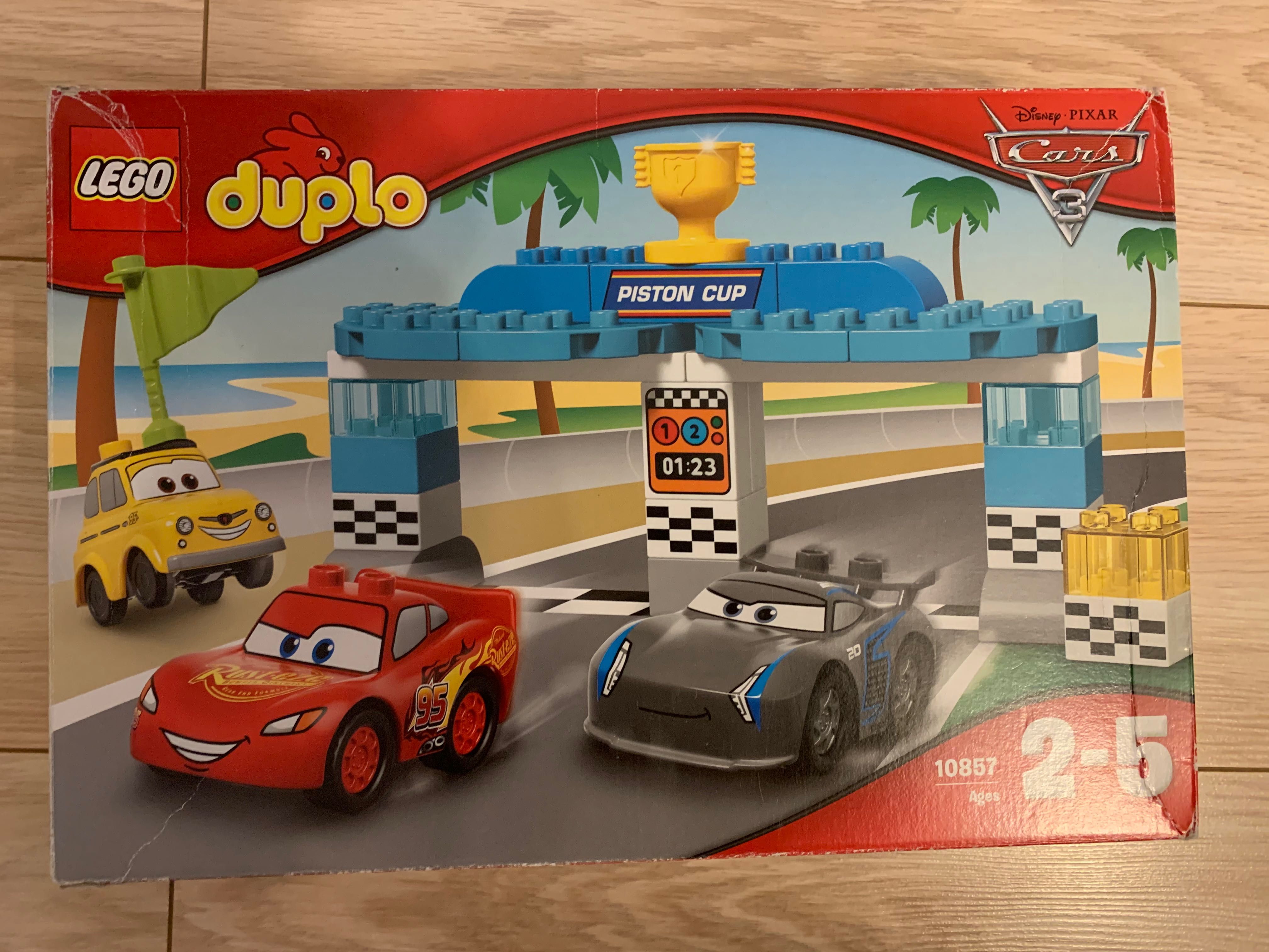 LEGO Duplo 10857 Wyścig o Złoty Tłok Zygzak McQueen