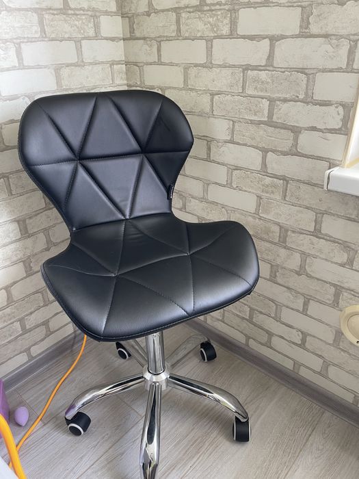 Стілець 1200 грн