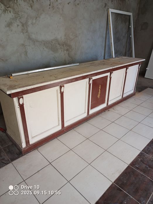 Lada sklepowa ponad stuletnia