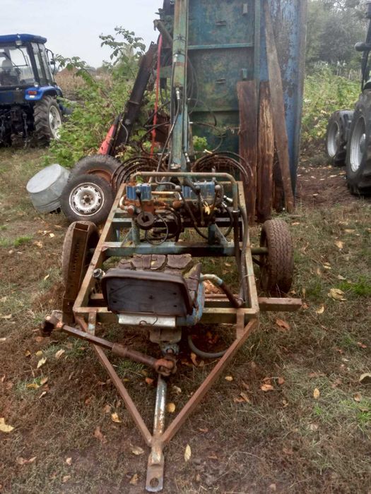 Навозорозкидач з погрузчиком