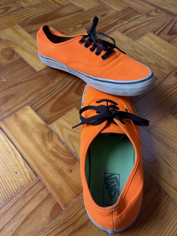 Tenis Vans 44 em otimo estado