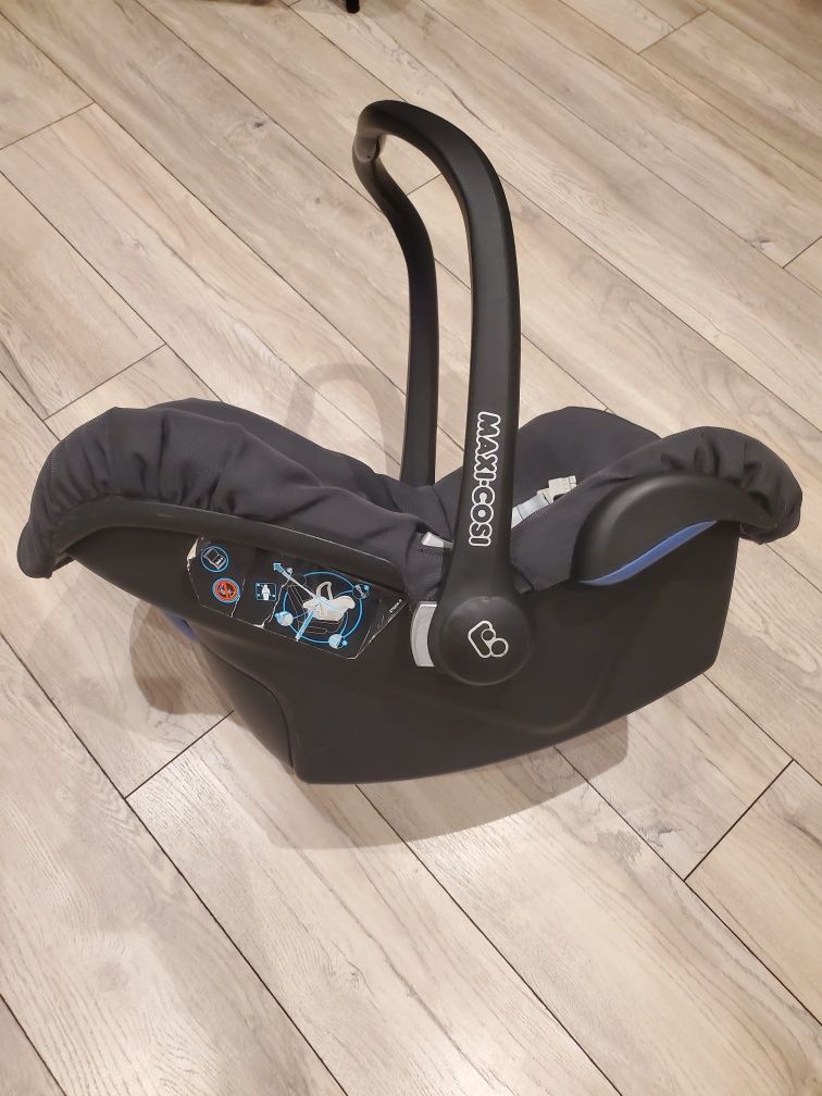 Продам  автокрісло для новонароджених 0+ фірми Maxi Cosi.