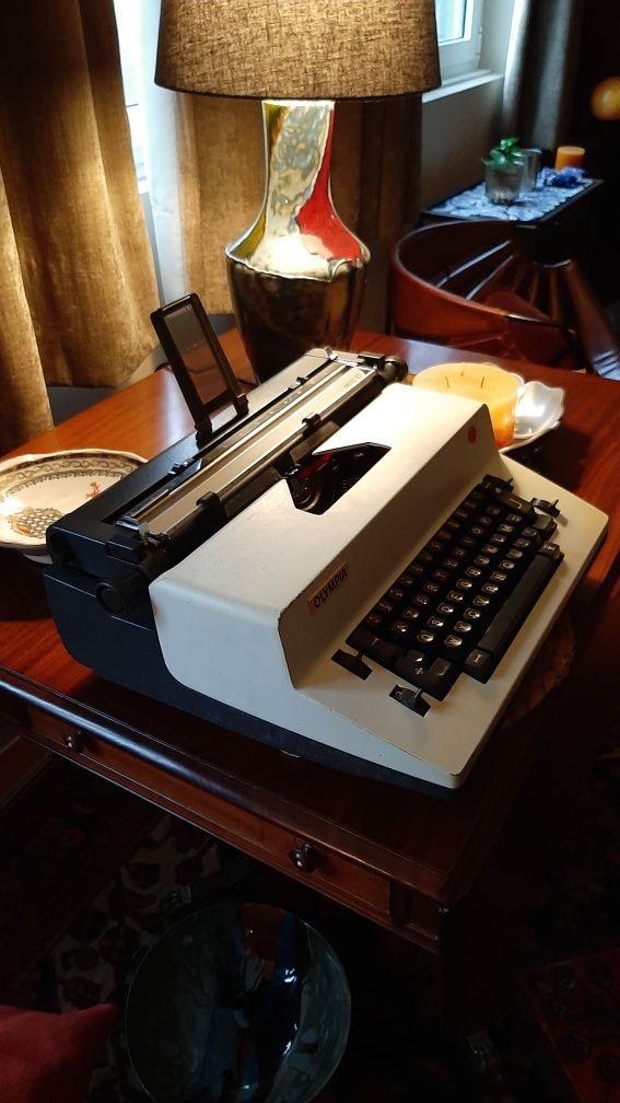 Máquina escrever • VINTAGE