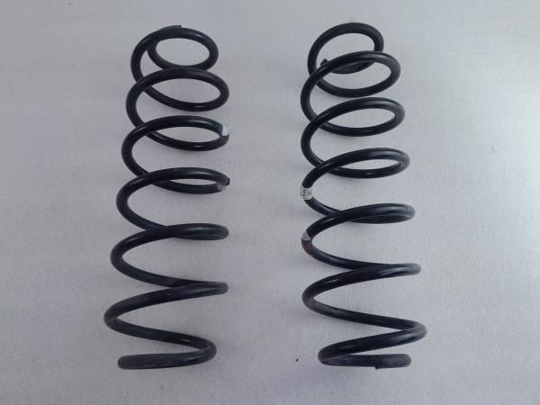 Mola de suspensão trás direita FORD Ka+