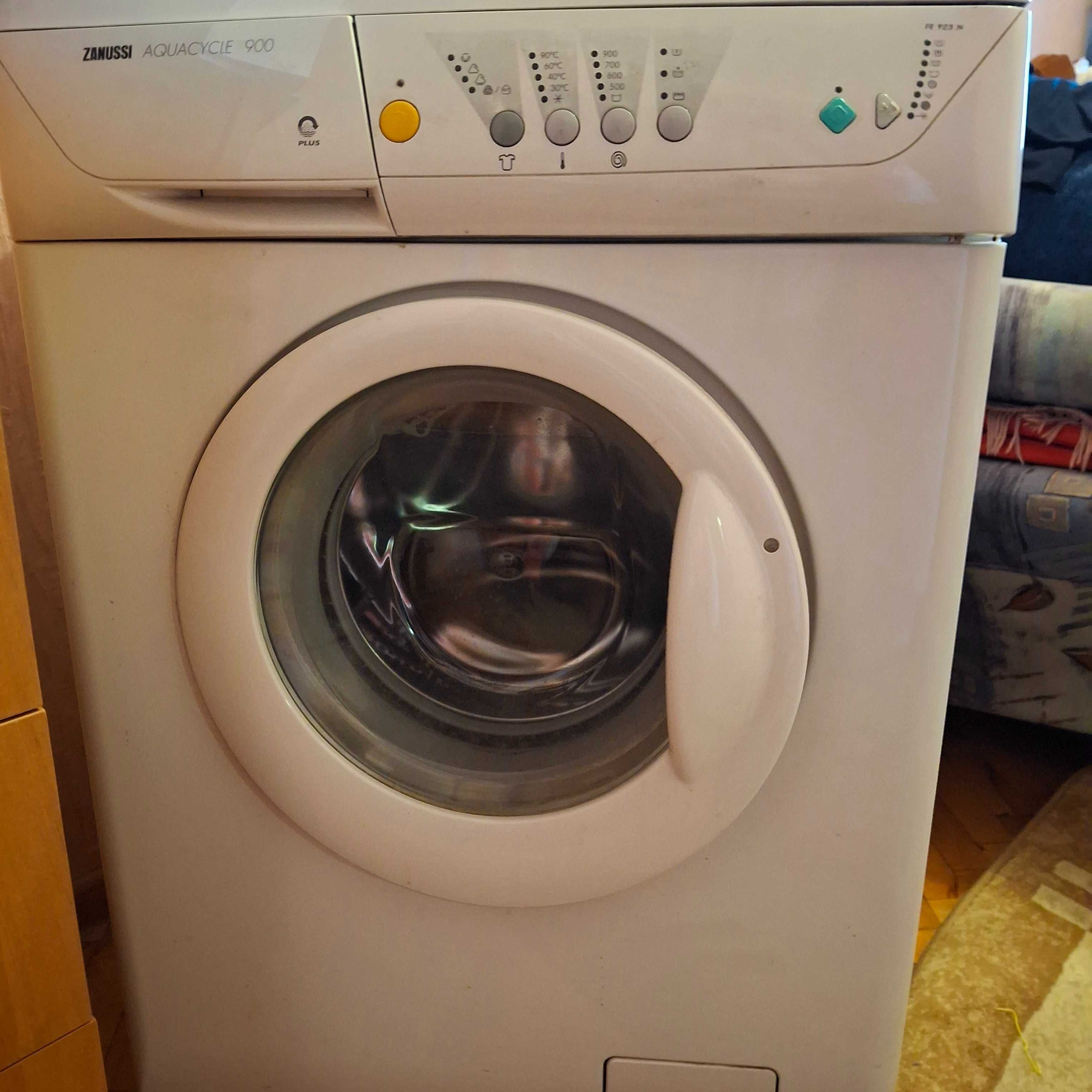 Пральна машинка фірми Zanussi
