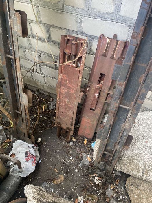 Стойки как на фото.