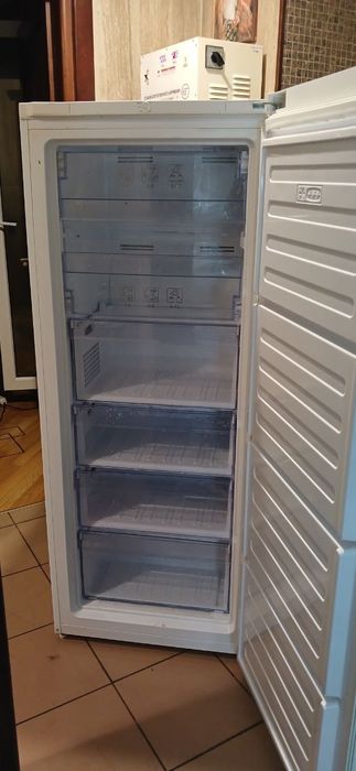 Морозильная камера Beko