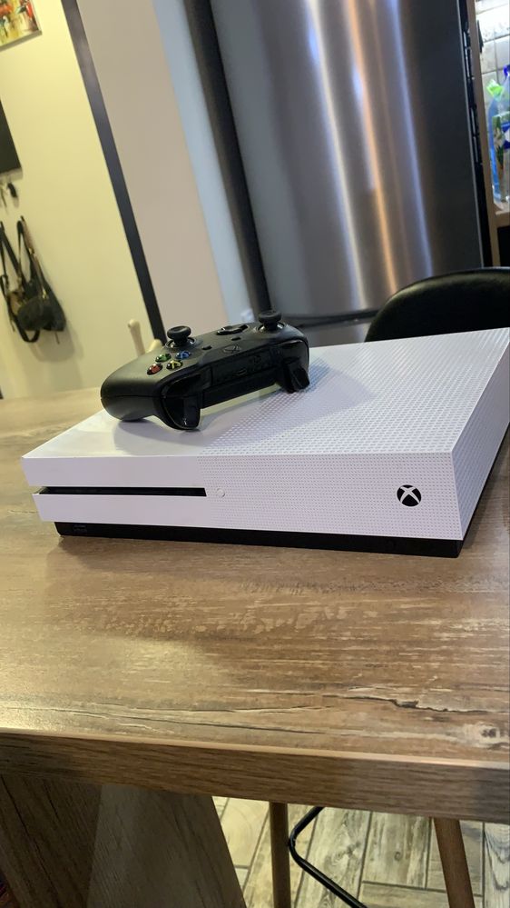 Консоль XBOX one s