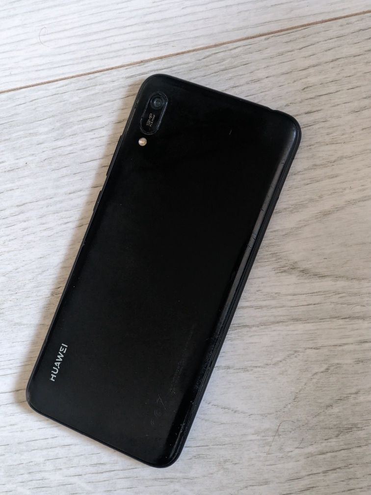 Телефон Huawei Y6 2019 на 32Gb (MRD-LX1) нова батарея.