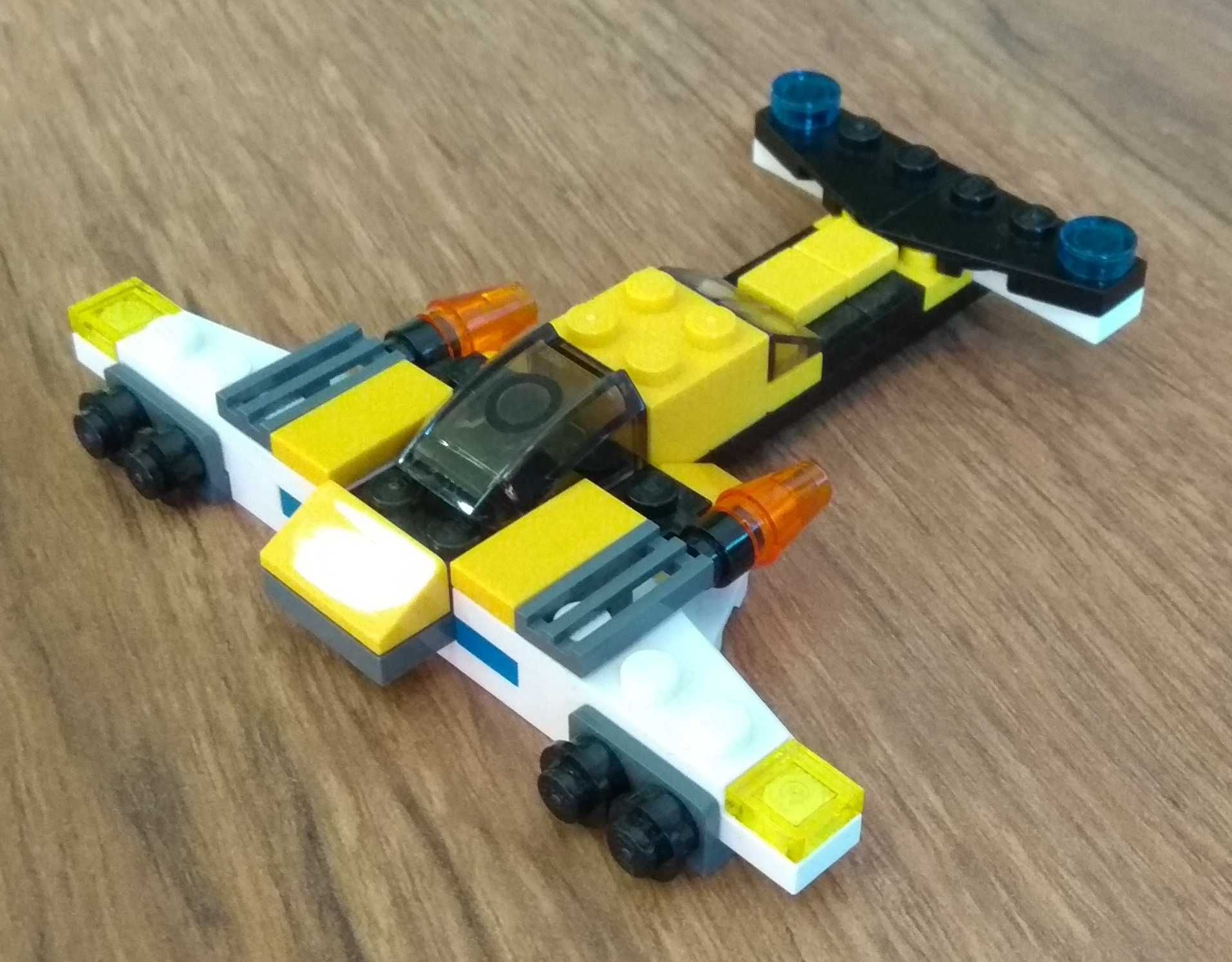 Lego Creator 3w1 Mini szybowiec 31001; 6-12 lat; 62 części; stan BDB