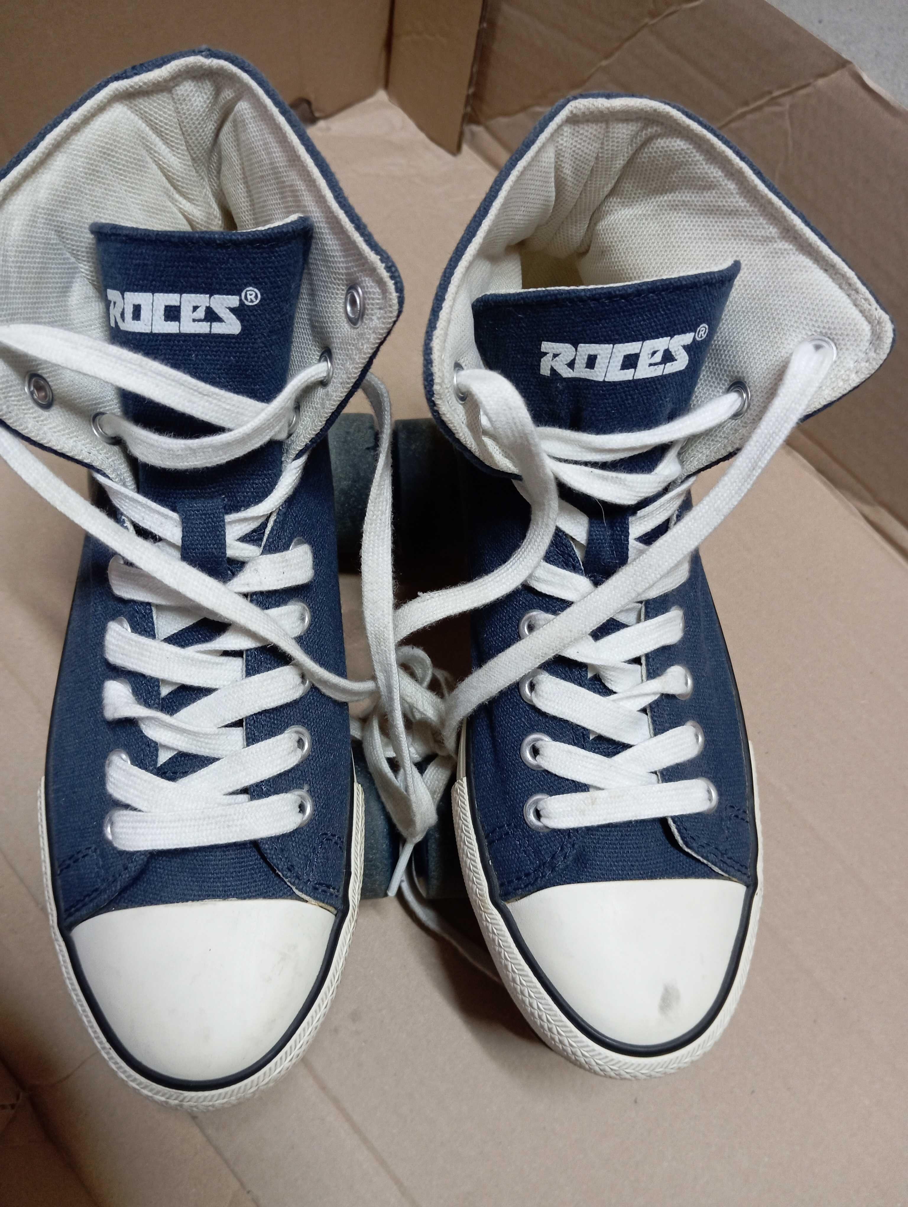 Wrotki Roces Chuck Classic Roller niebieskie 55003