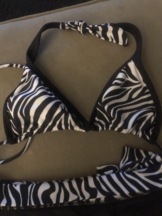 Biquini zebra forrado, cueca com fita e aplique