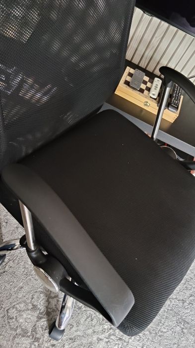 Cadeira de escritorio em perfeito estado